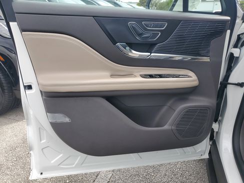 Certified 2022 Lincoln Corsair Reserve image 15