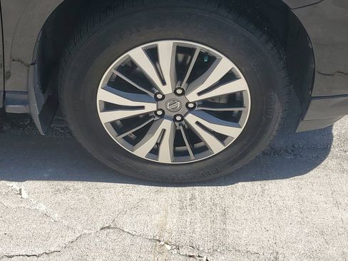 Certified 2020 Nissan Pathfinder SL w/ Cargo Package FWD image 13