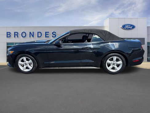 Used 2016 Ford Mustang Convertible RWD image 1