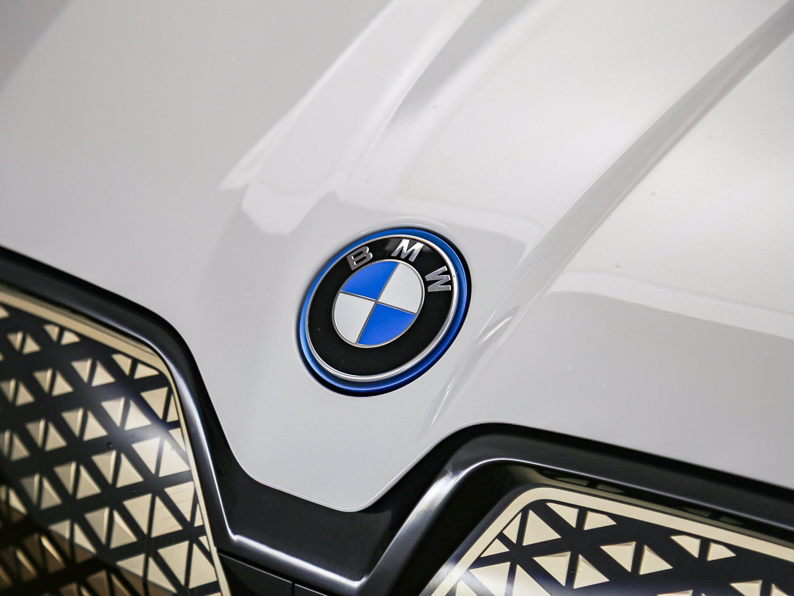 Used 2023 BMW iX M60 w/ Executive Package AWD/4WD image 9