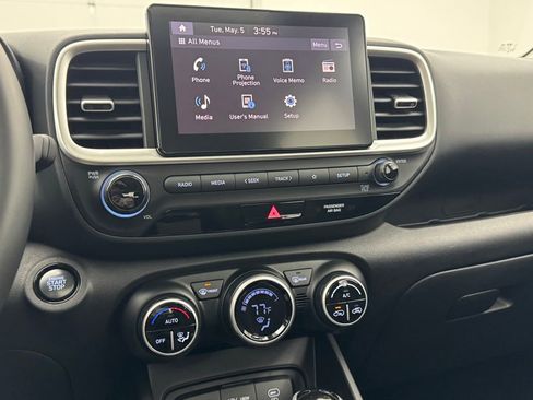 Used 2025 Hyundai Venue SEL FWD image 22