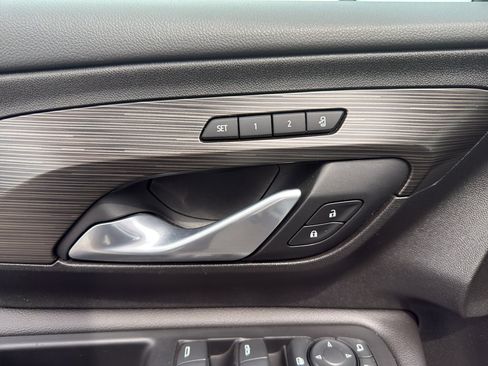 Used 2019 GMC Terrain SLT w/ Preferred Package FWD image 26