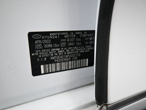 Used 2023 Genesis G80 image 9