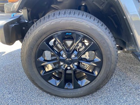 Used 2023 Jeep Wrangler Sahara w/ Cold Weather Group image 12