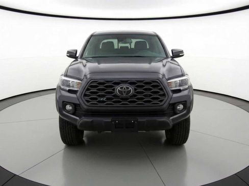 Used 2023 Toyota Tacoma TRD Off-Road image 3