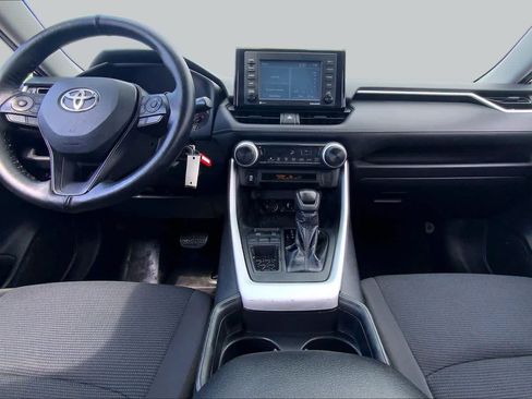 Used 2021 Toyota RAV4 LE FWD image 15