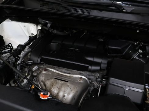 Used 2017 Toyota Highlander LE image 25