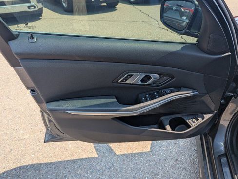 Used 2021 BMW 330i Sedan w/ Convenience Package RWD image 9