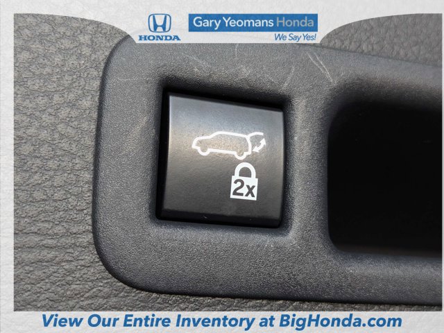 Used 2021 Toyota Sienna XLE FWD image 20