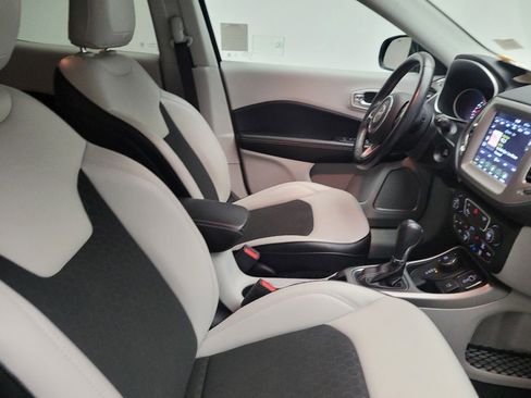 Used 2020 Jeep Compass Latitude w/ Popular Equipment Group AWD/4WD image 21