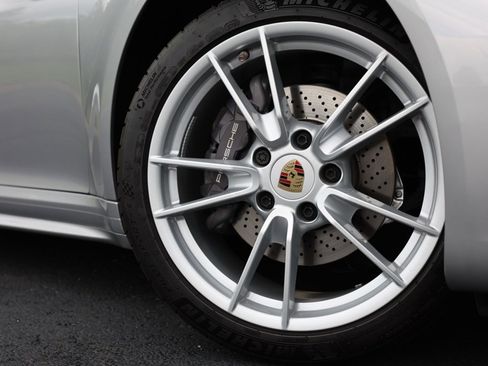 Used 2024 Porsche 911 Carrera w/ Premium Package image 29