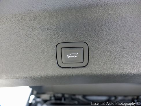 New 2026 Chevrolet Suburban Premier image 24