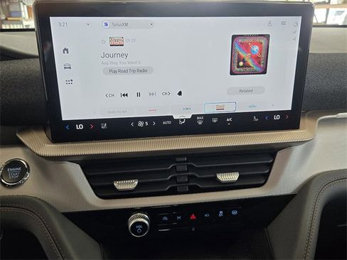 New 2025 Ford Explorer Active w/ Active Comfort Package image 13