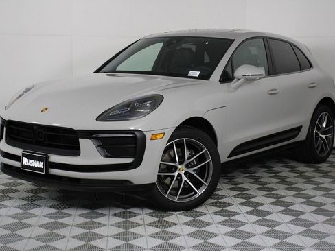 Certified 2025 Porsche Macan image 35