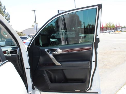 Used 2018 Lexus GX 460 Luxury AWD/4WD image 6