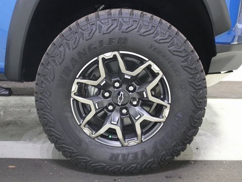 Used 2024 Chevrolet Colorado ZR2 w/ Technology Package image 28