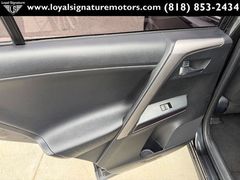 Used 2017 Toyota RAV4 XLE AWD/4WD image 13