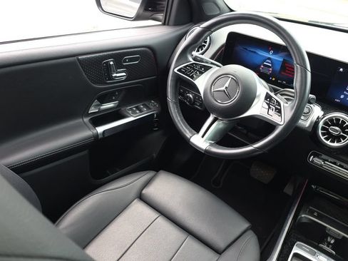 Used 2024 Mercedes-Benz GLB 250 image 28