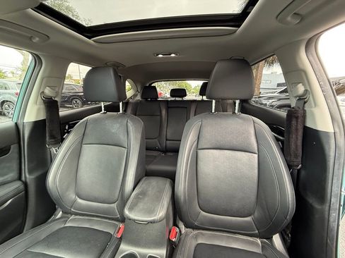 Certified 2024 Kia Seltos SX w/ SX Sunroof Package image 3