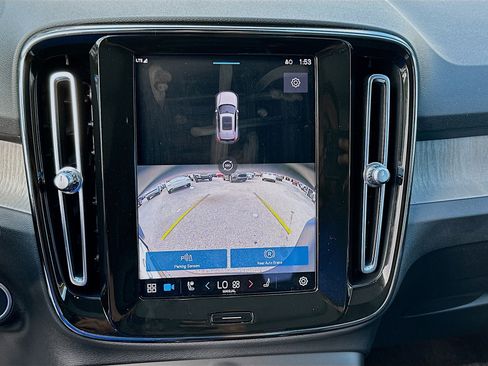 Used 2023 Volvo XC40 B5 Ultimate w/ Protection Package Premier image 14