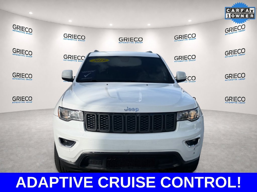 Used 2019 Jeep Grand Cherokee Laredo RWD image 2