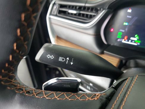 Used 2022 Jeep Grand Cherokee Summit w/ Advanced Protech Group IV image 35