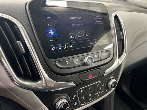 Used 2020 Chevrolet Equinox Premier image 13