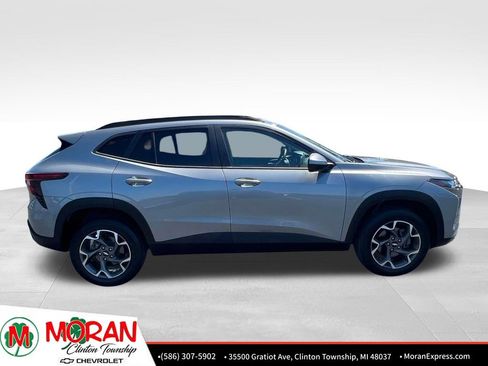 Certified 2024 Chevrolet Trax LT w/ Driver Confidence Package FWD image 7
