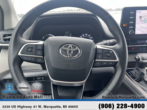 Used 2024 Toyota Sienna XLE image 21