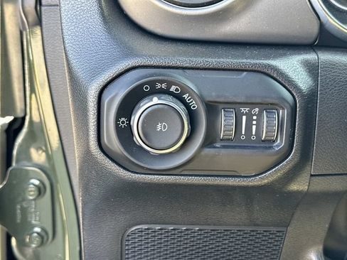 Used 2022 Jeep Wrangler Unlimited Sport AWD/4WD image 26