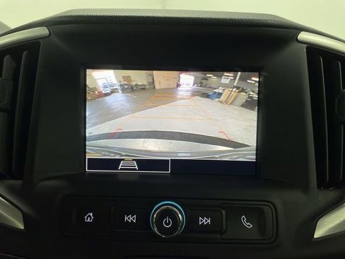 Used 2024 GMC Terrain SLE AWD/4WD image 17