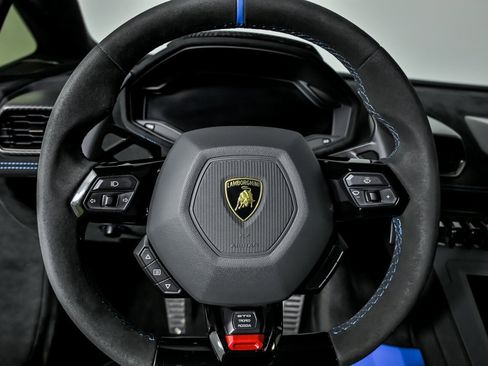 Used 2022 Lamborghini Huracan STO image 28