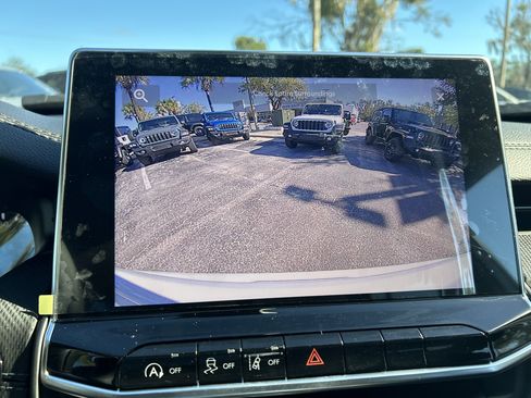 New 2026 Jeep Compass Latitude image 29