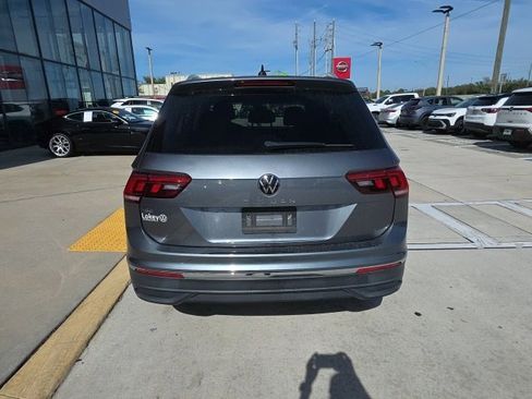 Used 2023 Volkswagen Tiguan SE image 5