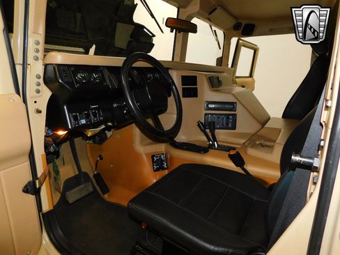 Used 1992 HUMMER H1 4-Door Wagon image 22