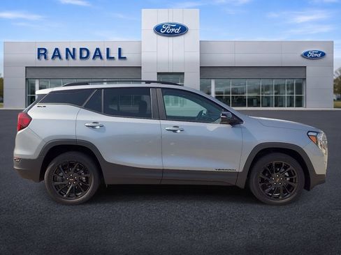 Used 2023 GMC Terrain SLE w/ Driver Convenience Package AWD/4WD image 6