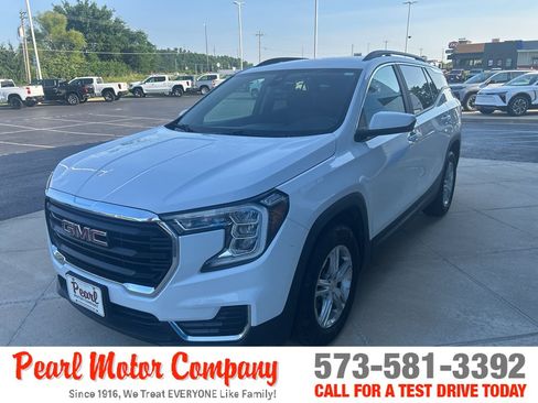 Certified 2022 GMC Terrain SLE w/ Driver Convenience Package AWD/4WD image 7