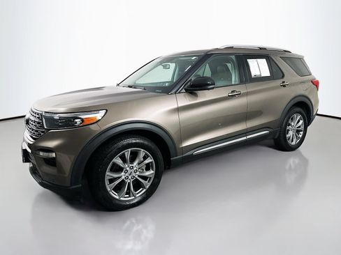 Used 2021 Ford Explorer Limited w/ Equipment Group 301A AWD/4WD image 3