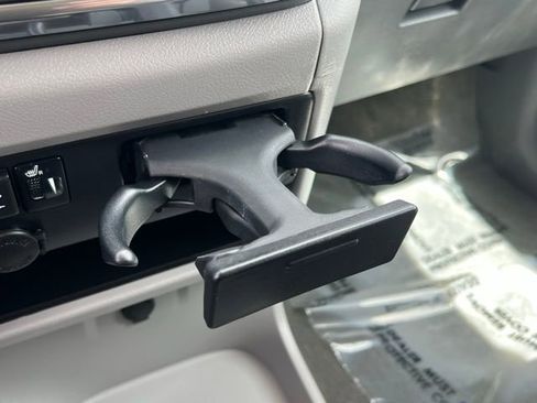 Used 2018 Toyota Sienna XLE w/ XLE Navigation Package FWD image 31