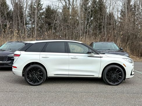 Used 2023 Lincoln Corsair Reserve w/ Jet Appearance Package image 7