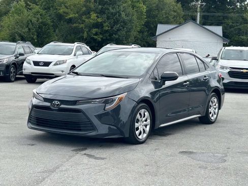 Used 2024 Toyota Corolla LE FWD image 3