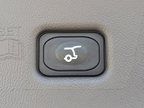 Certified 2023 Lincoln Nautilus Reserve w/ Equipment Group 201A image 8