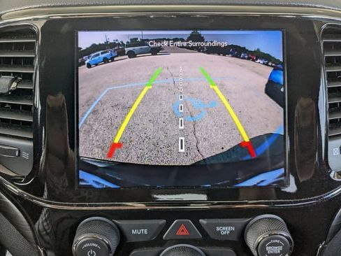 Used 2021 Jeep Grand Cherokee Laredo X AWD/4WD image 19