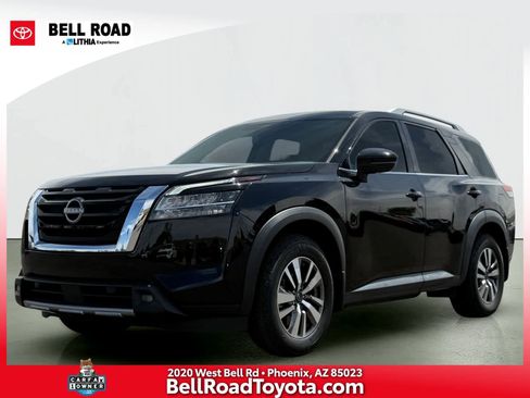 Used 2022 Nissan Pathfinder SL FWD image 1