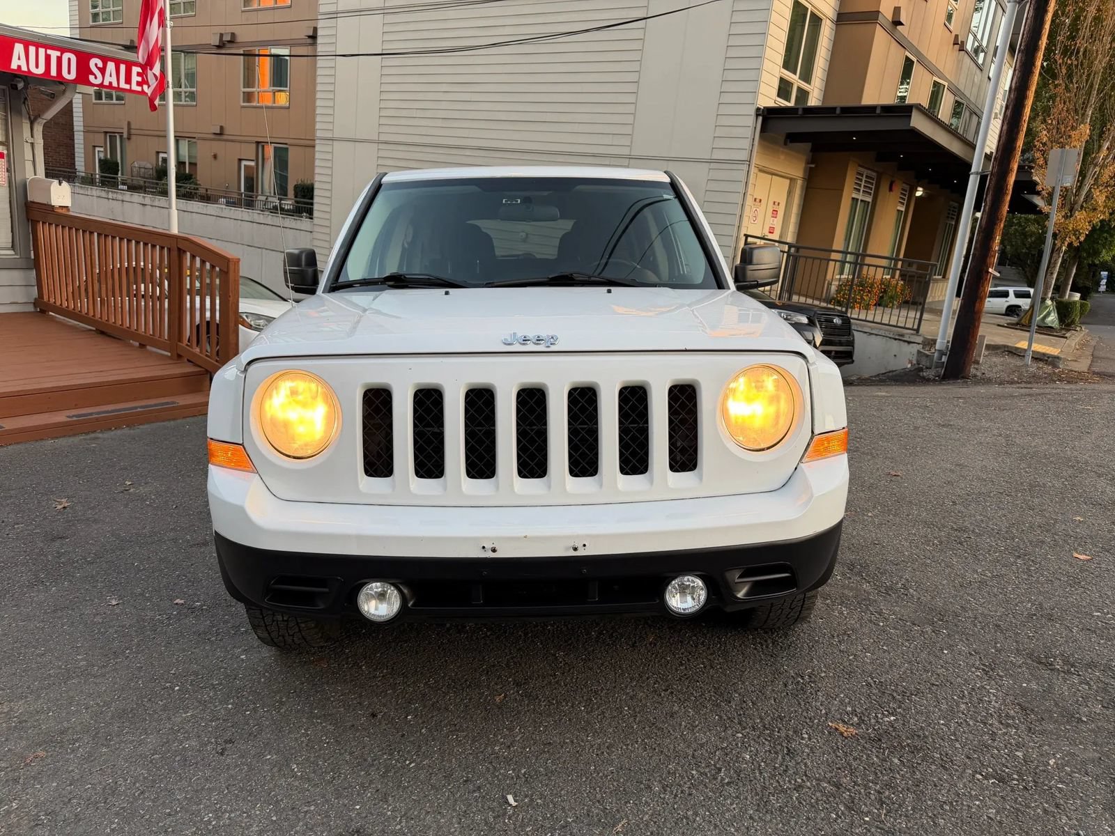 Used 2013 Jeep Patriot Latitude FWD image 3