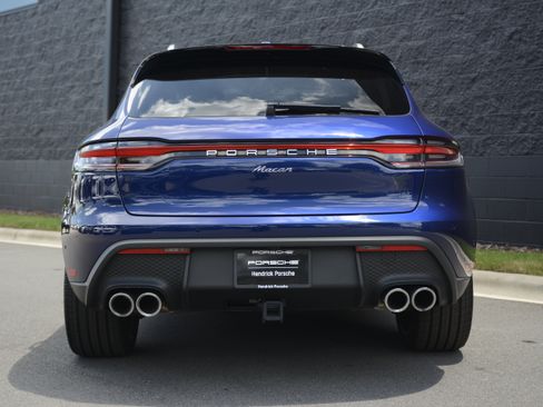 Certified 2026 Porsche Macan AWD/4WD image 6