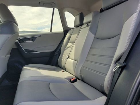 Used 2023 Toyota RAV4 XLE Premium image 20