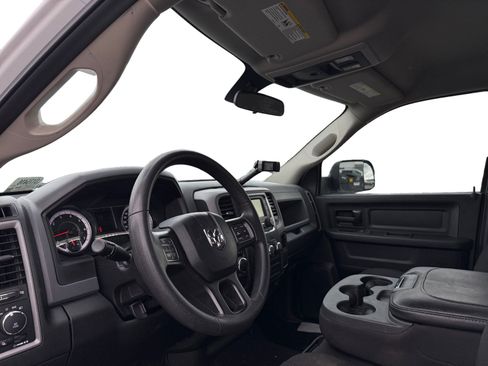 Used 2020 RAM 1500 Tradesman w/ Tradesman SXT Package RWD image 9