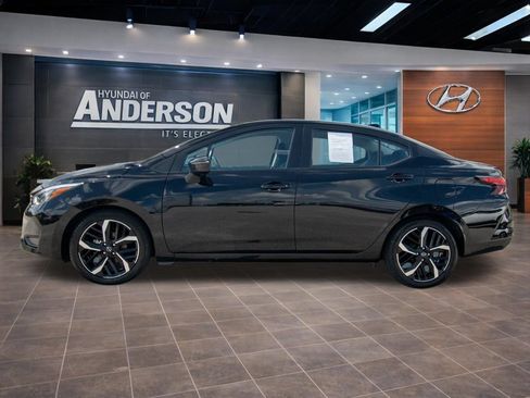 Used 2024 Nissan Versa SR FWD image 5