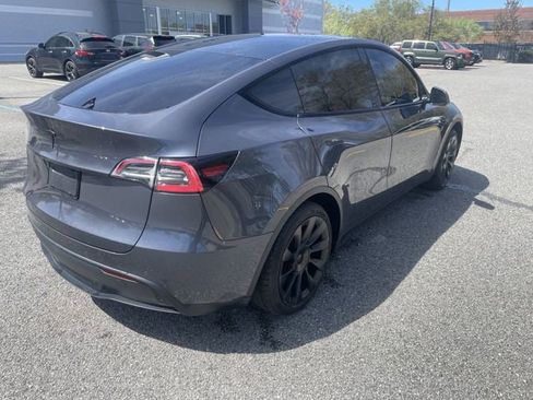 Used 2021 Tesla Model Y Standard Range image 4